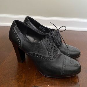 NINE WEST OXFORD HEELS.